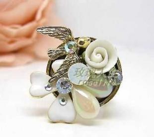 0法國JULIE正品戒指白薔薇幸運草_禮品、工藝品、飾品_世界工廠網(wǎng)中國產(chǎn)品信息庫