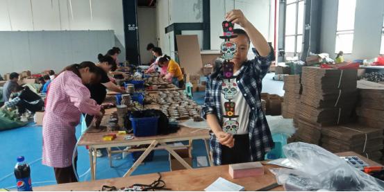 新安辦事處彩虹社區(qū) 搭 橋 建 家 構(gòu)筑 安居夢